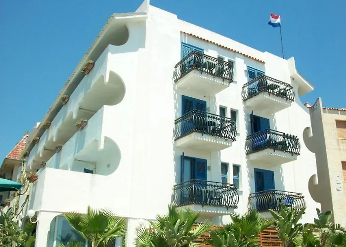 Baia Degli Dei Giardini Naxos