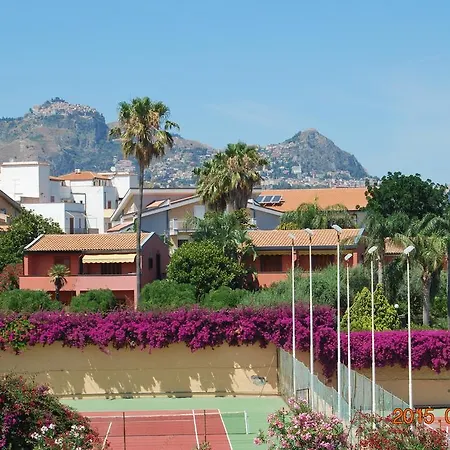Baia Degli Dei 3* ジャルディーニ・ナクソス