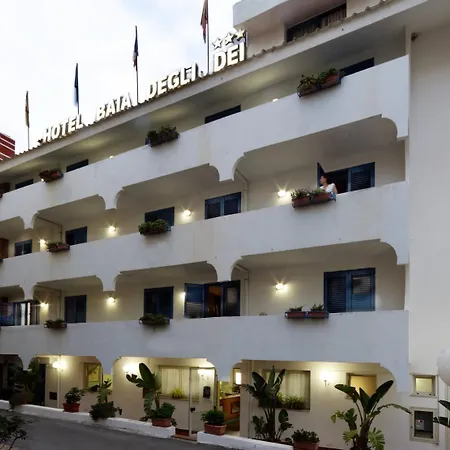 Baia Degli Dei * Джардіні-Наксос