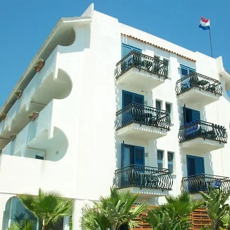 Baia Degli Dei جيارديني ناكسوس