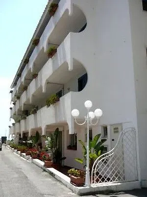 Baia Degli Dei * Джардіні-Наксос